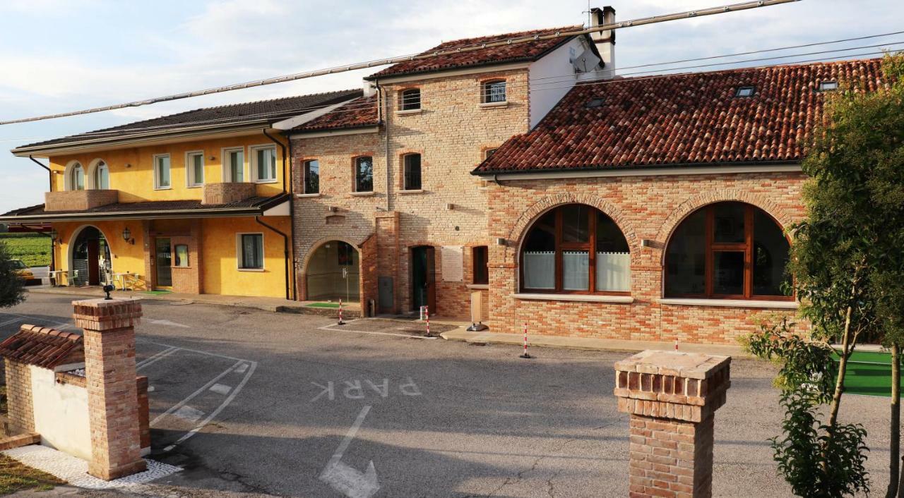 Hotel Locanda Dolce Vita Сан-Дона-ди-Пьяве Экстерьер фото