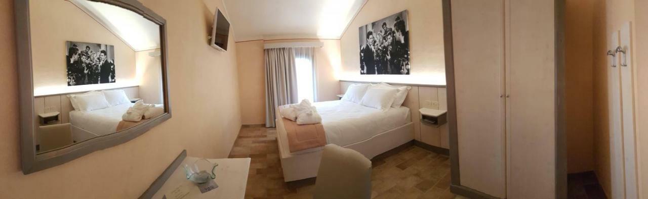 Hotel Locanda Dolce Vita Сан-Дона-ди-Пьяве Экстерьер фото