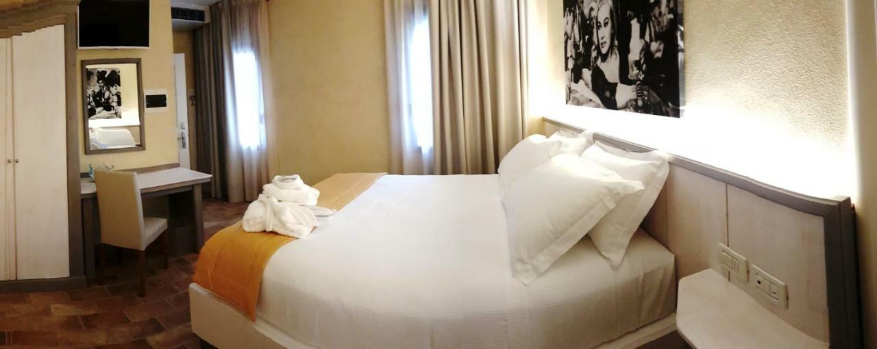 Hotel Locanda Dolce Vita Сан-Дона-ди-Пьяве Экстерьер фото